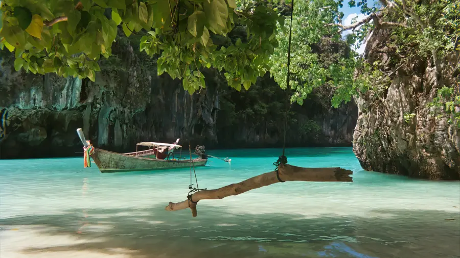 Long Tail in Loh Samah Bay, Phi Phi